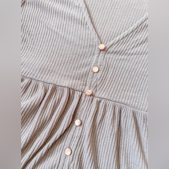 Altar’d State Top (Size: M) - Picture 5 of 8